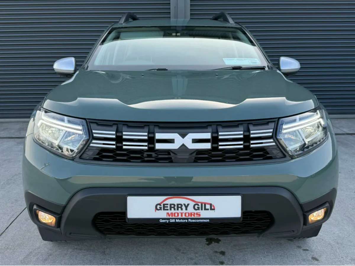 Dacia Duster EXPRESSION TCE 150 EDC PETROL - Image 2