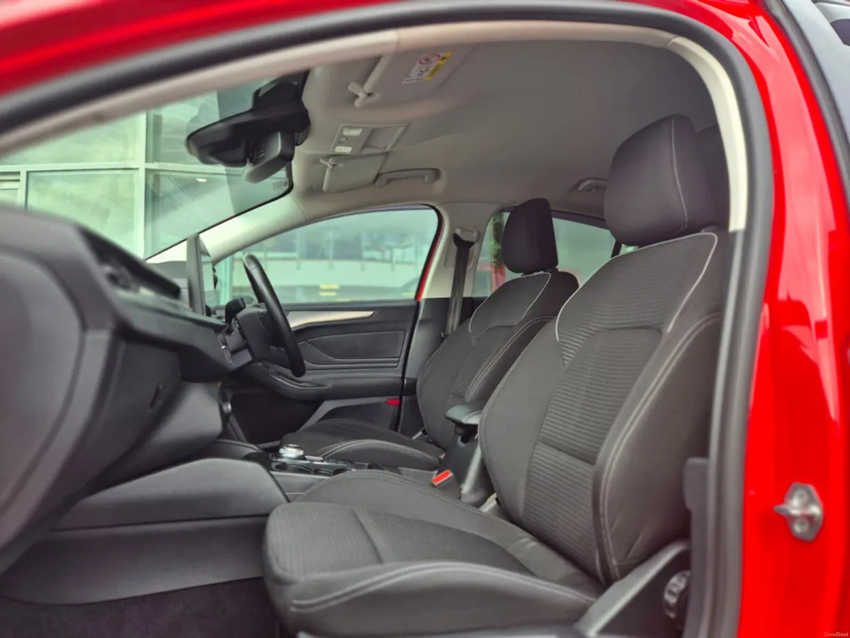 Ford Focus TITANIUM 5DR 1.5TD 120PS AUTO - Image 5