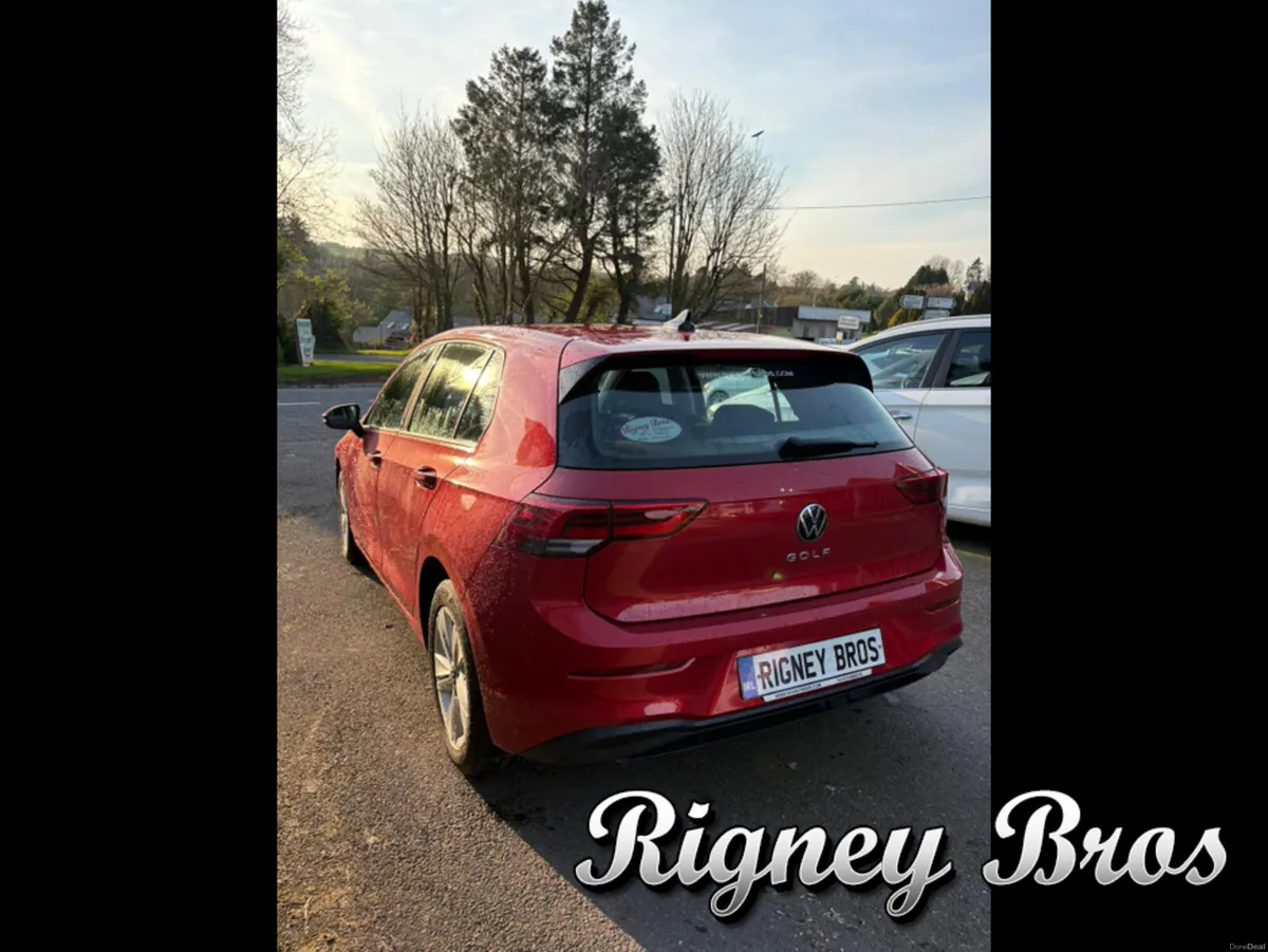 Volkswagen Golf LIFE TSI - Image 3