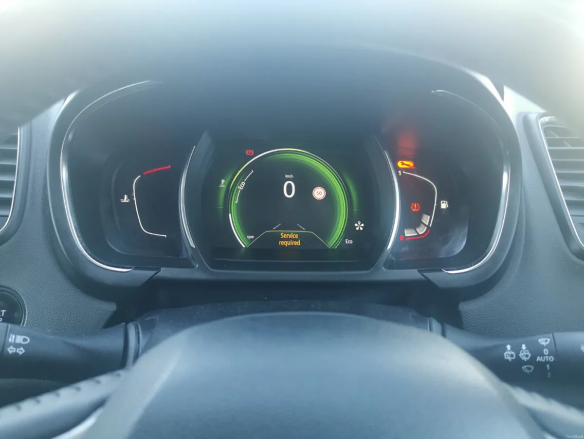 Renault Scenic DYNAMIQUE NAV DCI 110 4 IV 4DR - Image 3