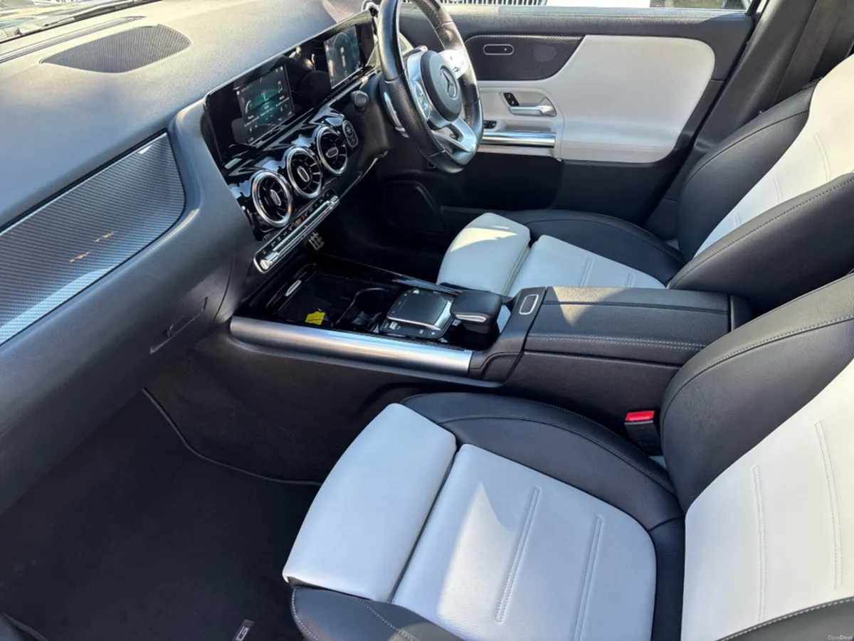 Mercedes-Benz GLA 180 5DR AUTO - Image 3