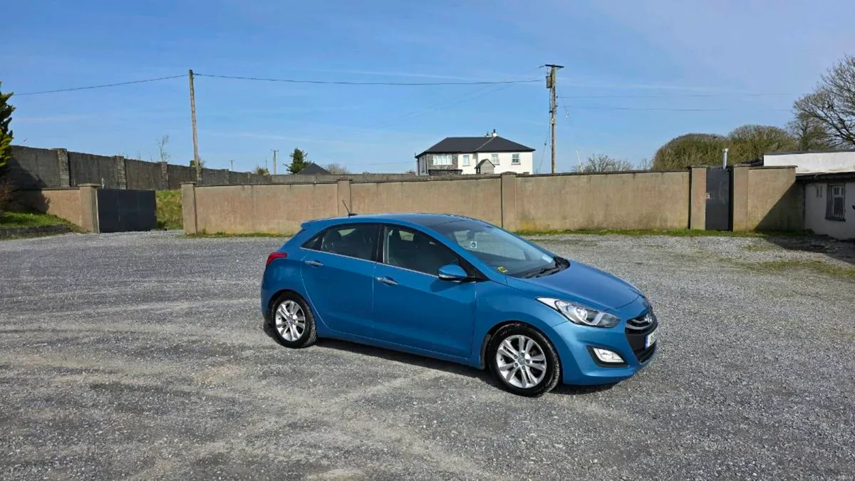 2013 Hyndai i30 1.6D Automatic TOP of the RANGE - Image 4