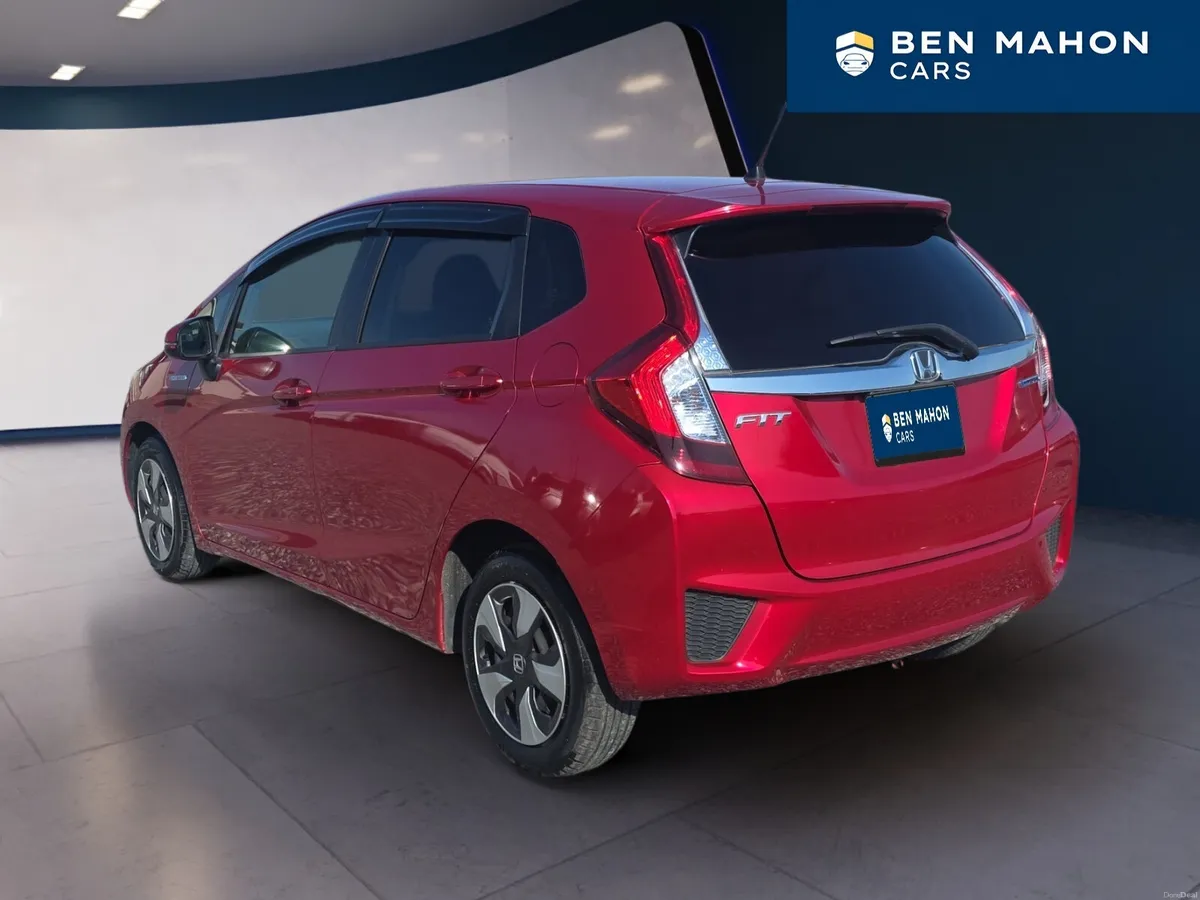 Honda Fit Hybrid Automatic - Image 3