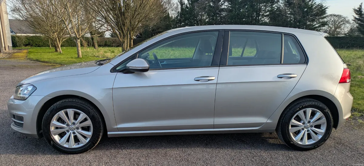 VW GOLF TRENDLINE/ NCT & TAX/ LOW KMS - Image 4