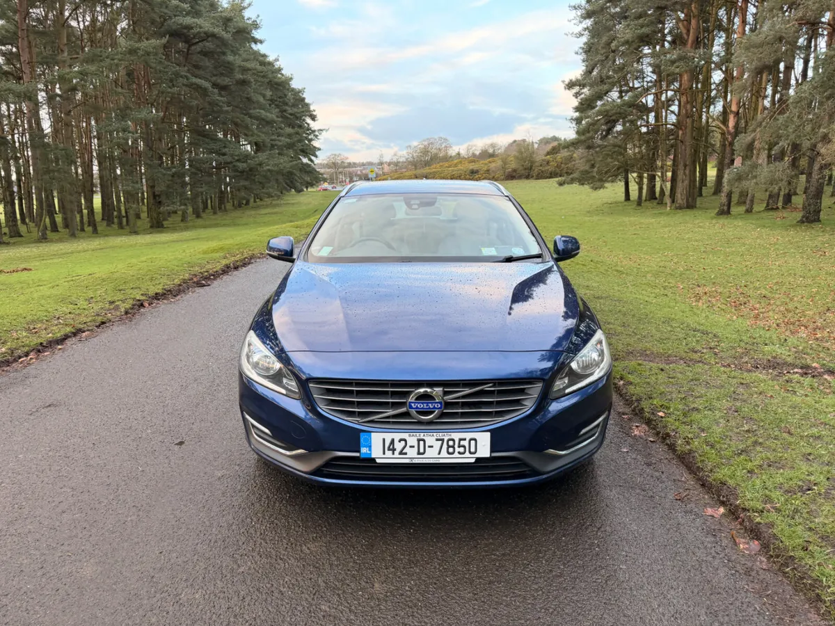 Volvo V60 2014 Diesel Ocean Race Edition - Image 2