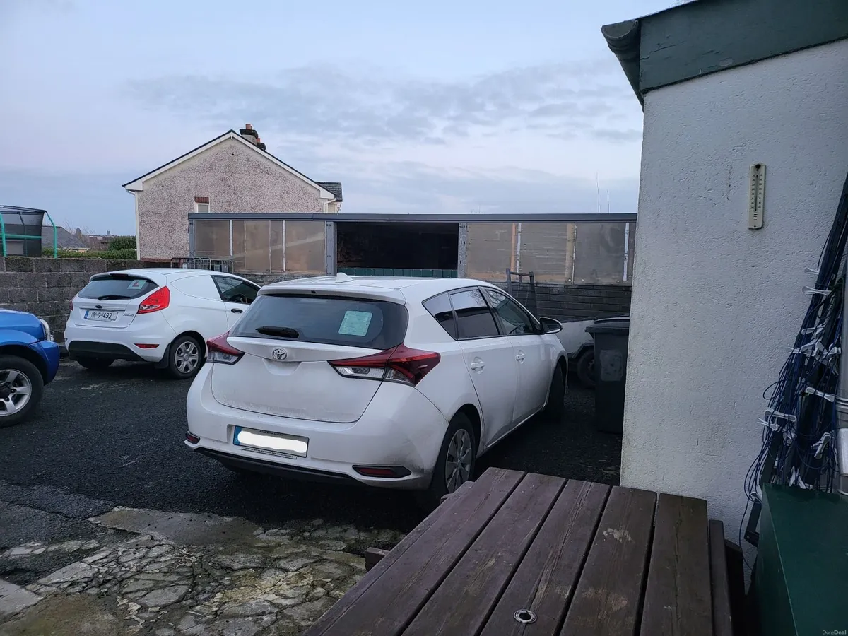 Toyota Auris 2017 - Image 4