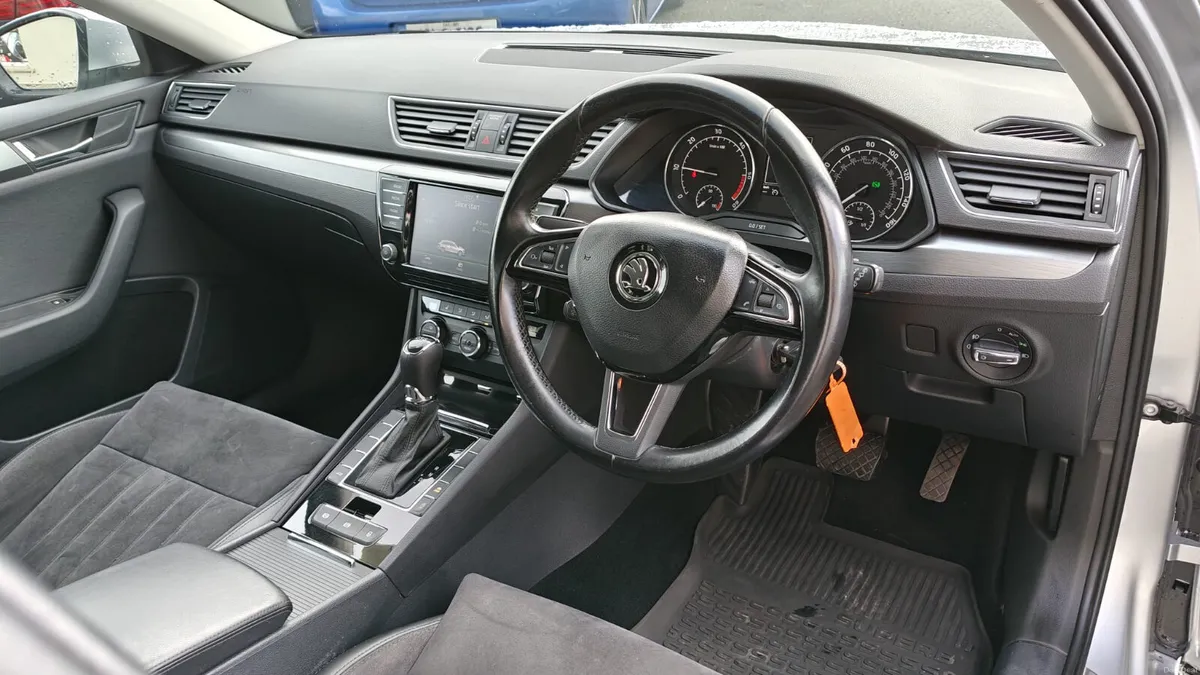 Skoda Superb 161 2,0 Tdi DSG Estate New T.Belt Nct - Image 2