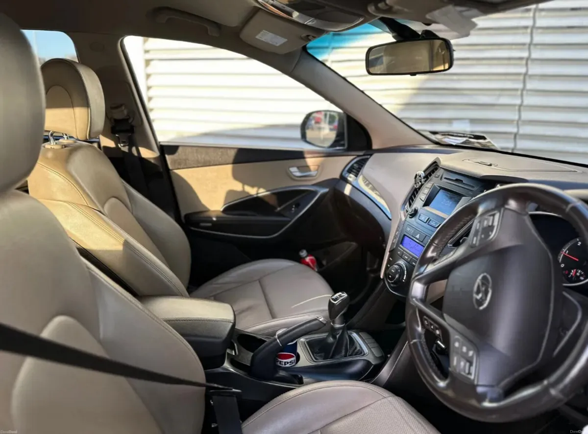 Hyundai Santa Fe 2015 - Image 3