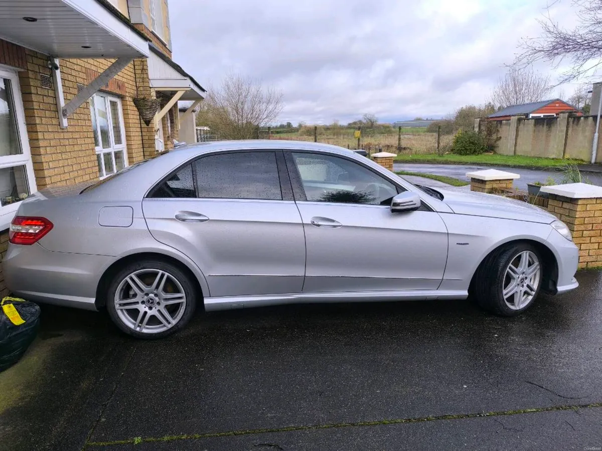 Mercedes Benz E 200 Cgi - Image 4