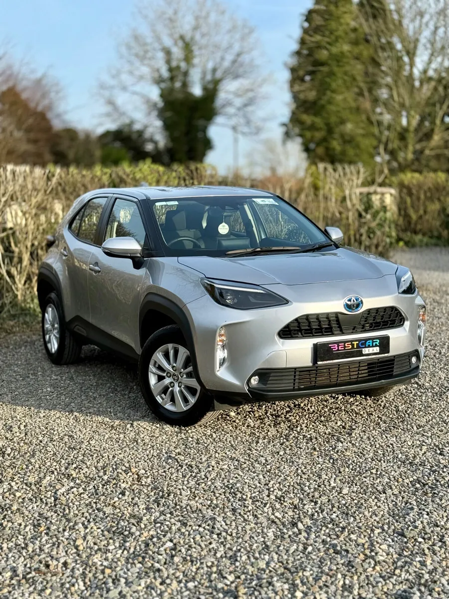 2024 Toyota Yaris Cross 1.5 Hybrid Luna Automatic - Image 1