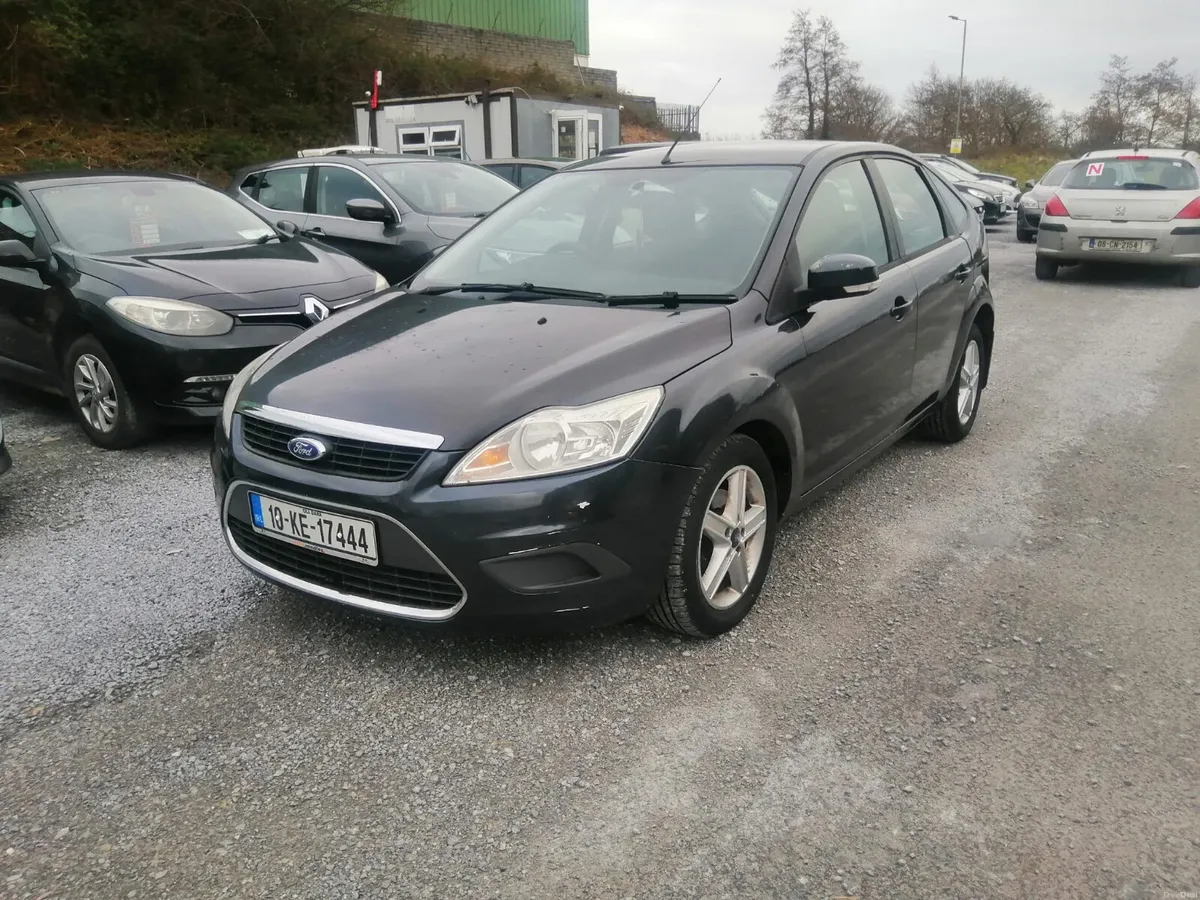 Ford Focus 2010 - Image 2