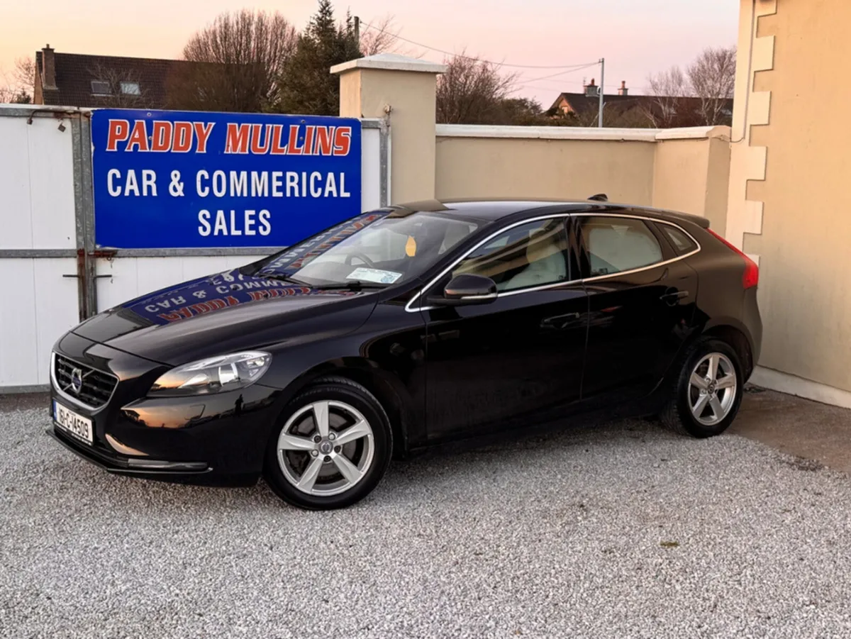 Volvo V40 D2 SE ED 5DR - Image 4