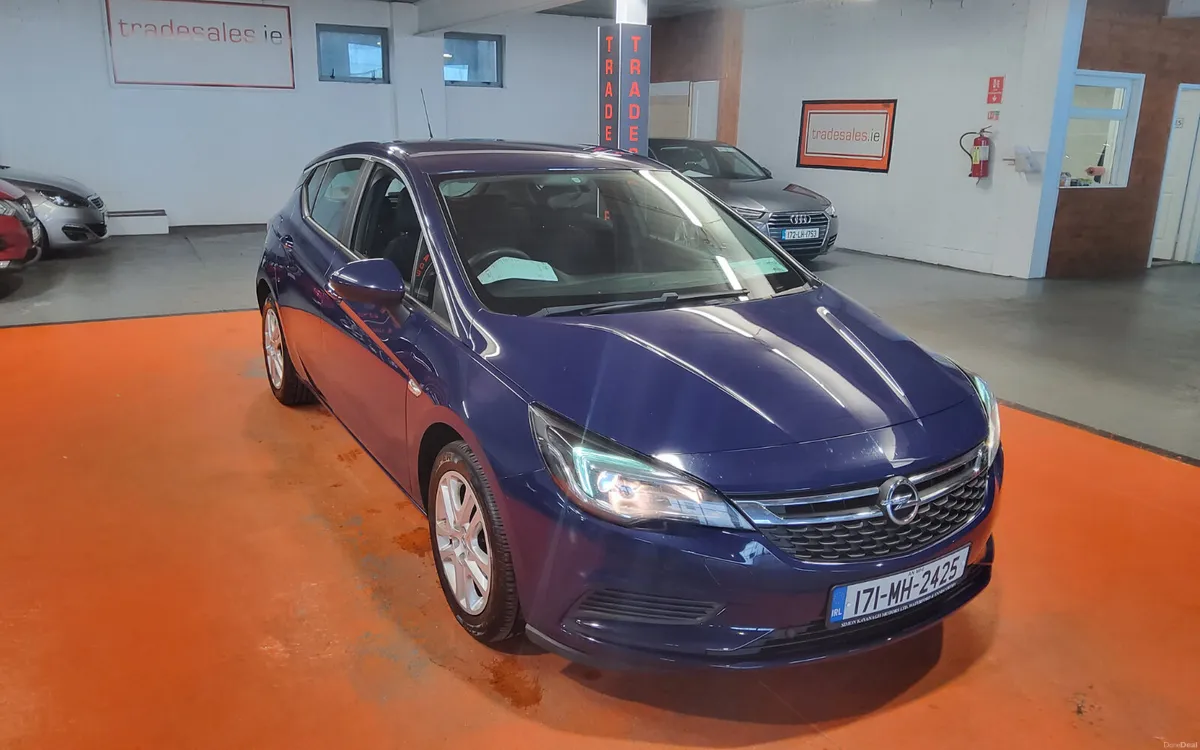Opel Astra 2017 - Image 1