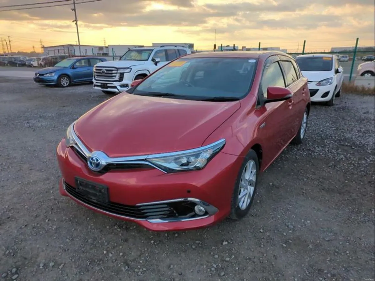 Toyota Auris Hybrid - Image 1