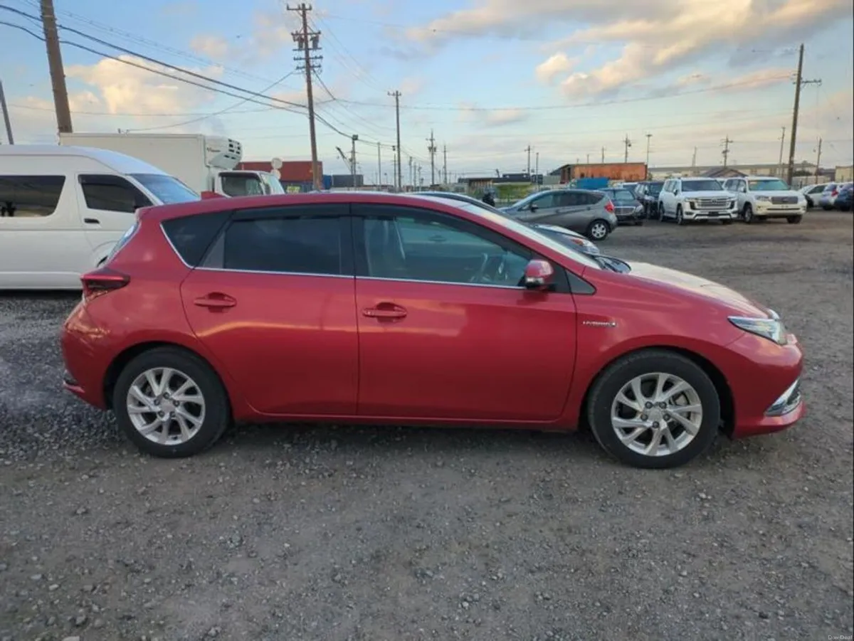 Toyota Auris Hybrid - Image 4
