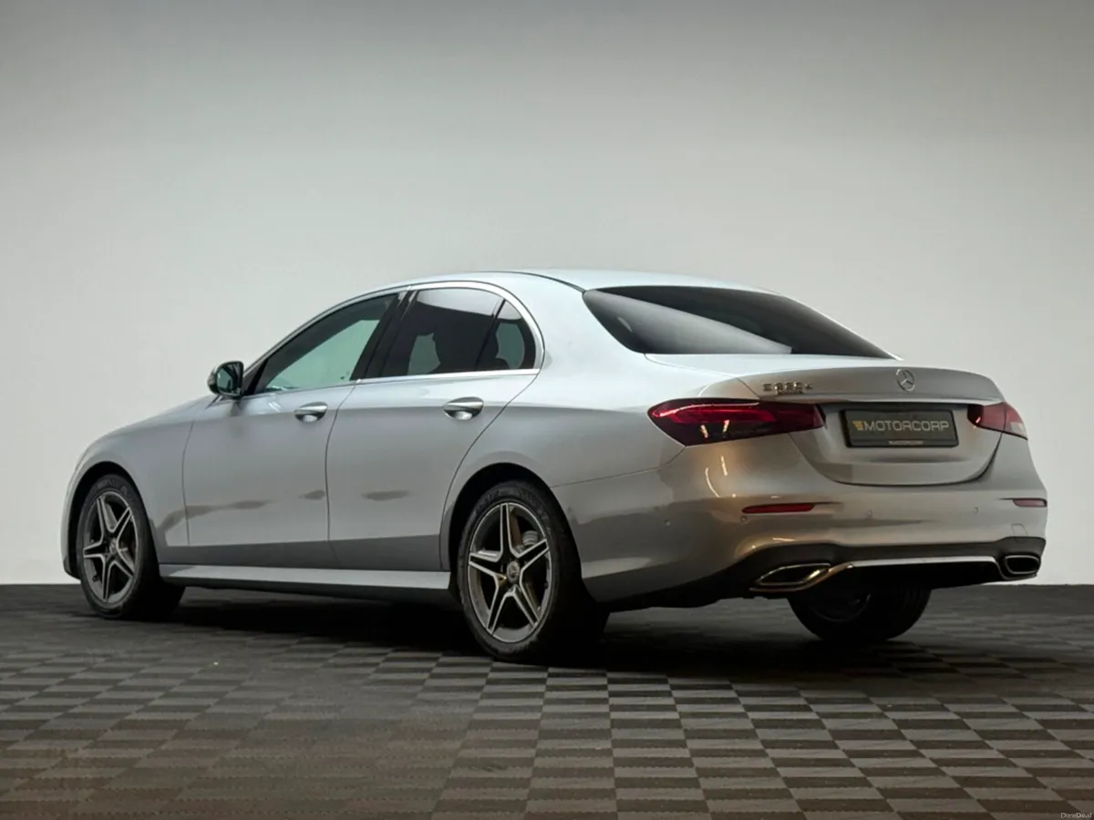 Mercedes-Benz E-Class 220D AMG LINE - Image 4