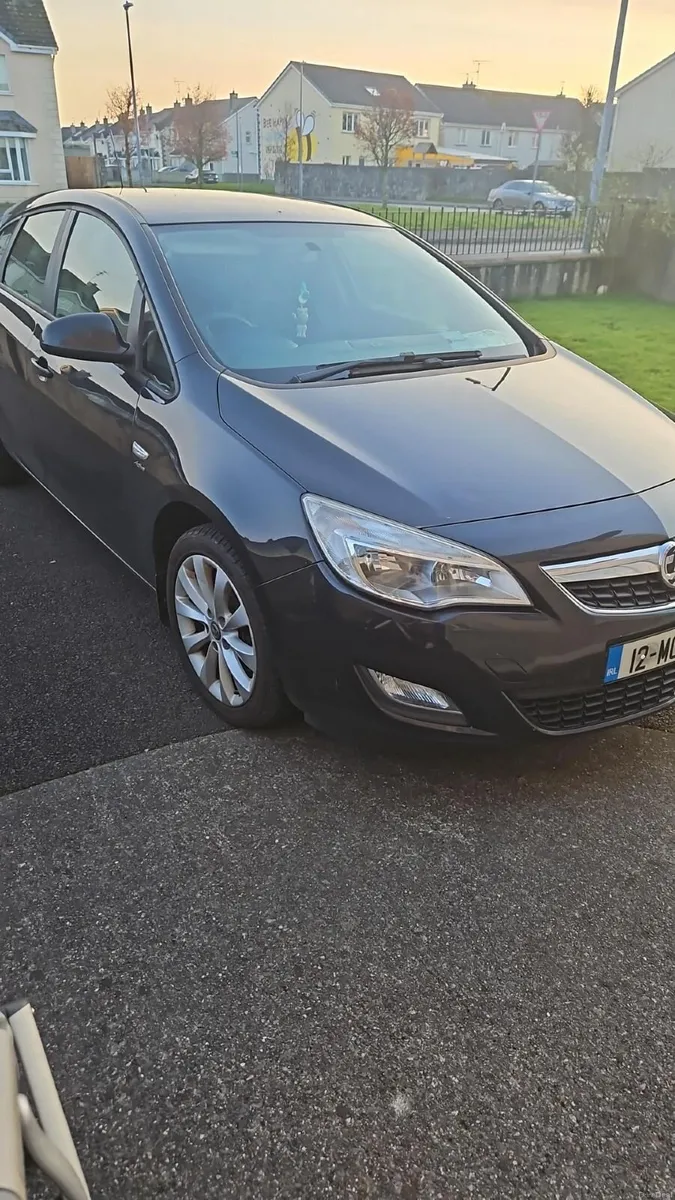 Vauxhall Astra 2012 - Image 1