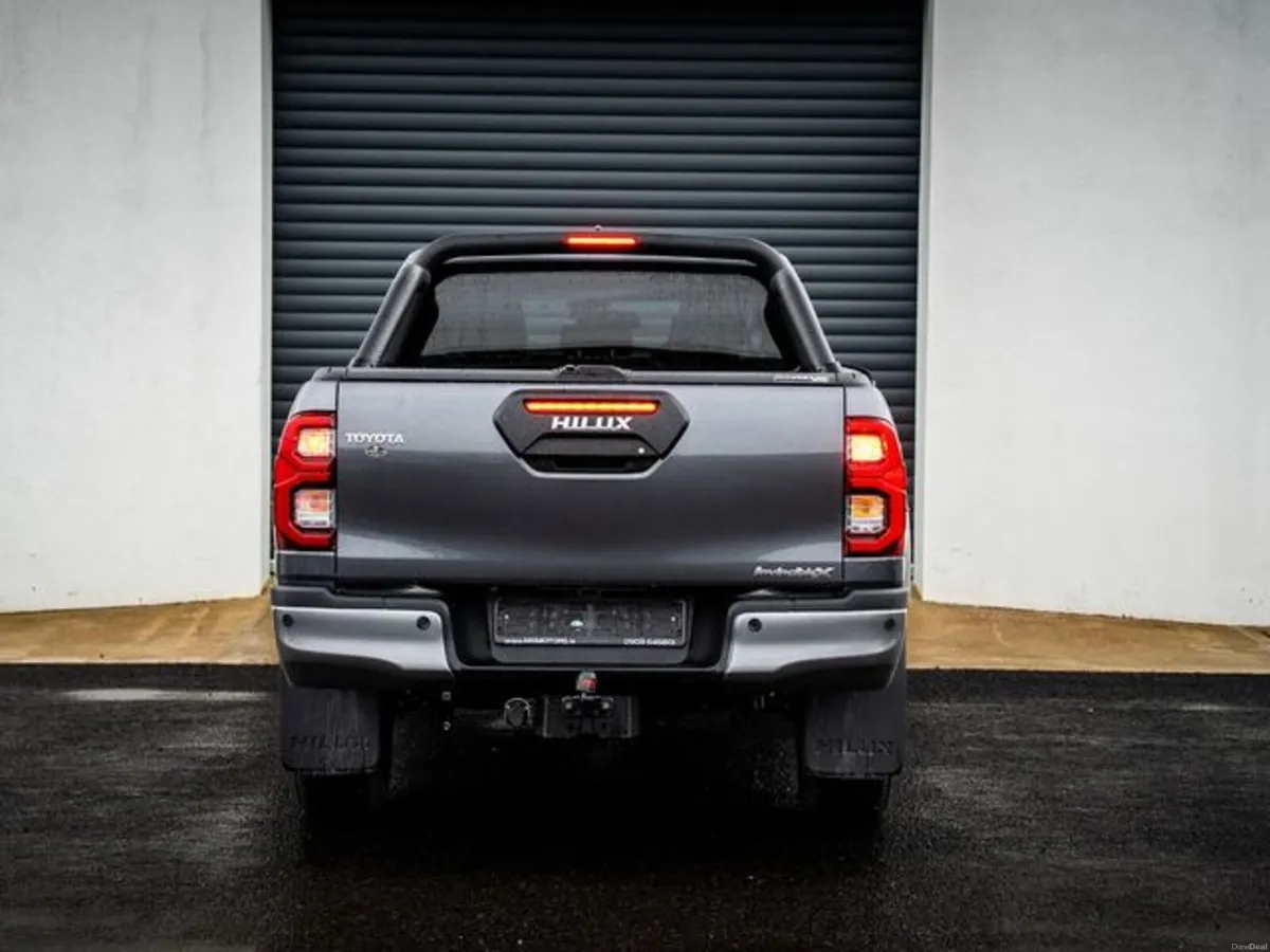 Toyota Hilux INVINCIBLE X 4WD - Image 4