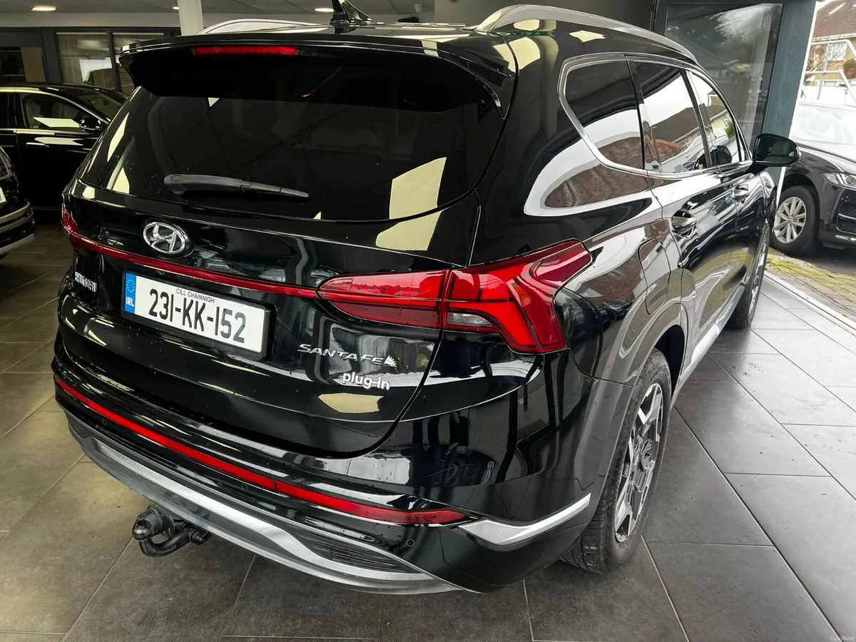 Hyundai Santa Fe 2023 Hybrid - Image 4
