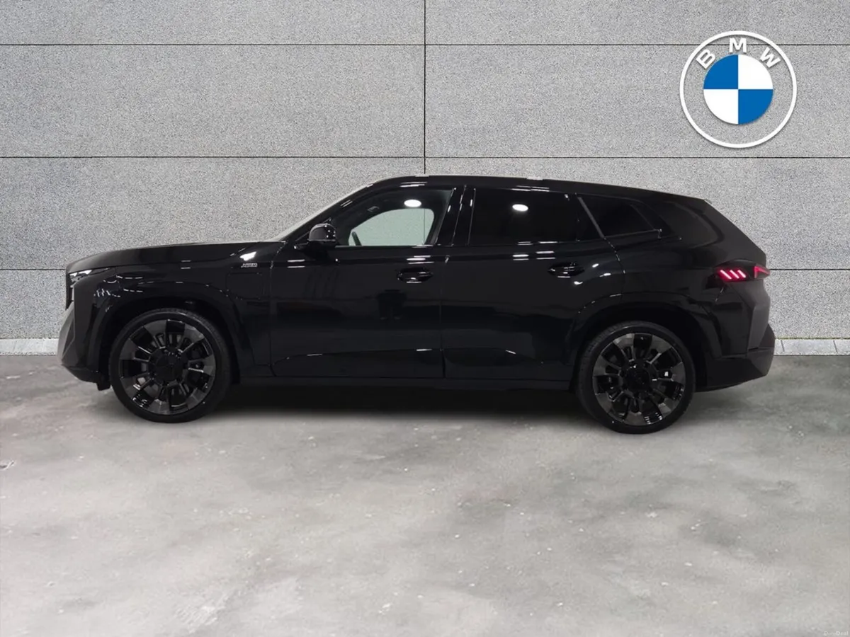 BMW XM XM 50E - Image 4