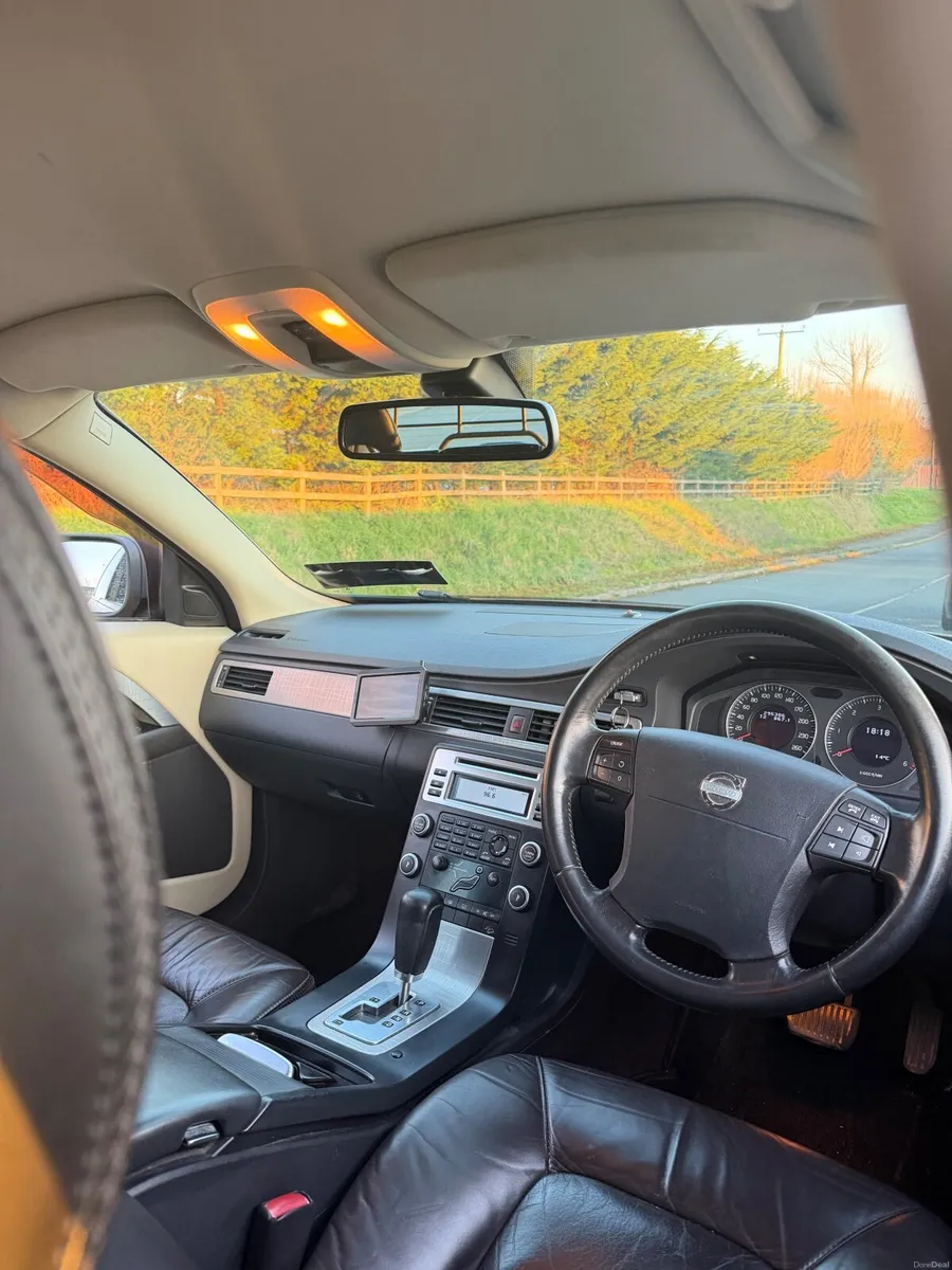 Volvo XC70 2008 - Image 2