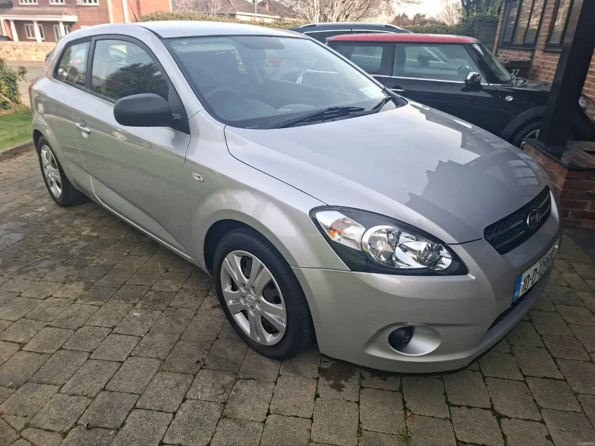 KIA CEED COUPE 1.4 PETROL 2010 VERY CLEAN CAR - Image 1