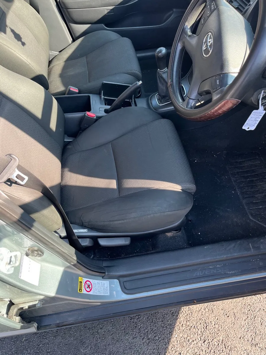 Toyota Avensis 2008 - Image 4