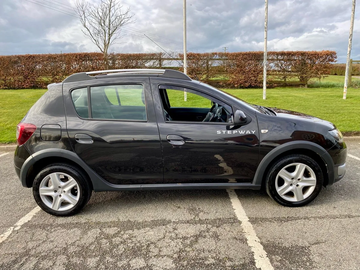 €5,750  DACIA SANDERO STEPWAY  2014 - Image 1