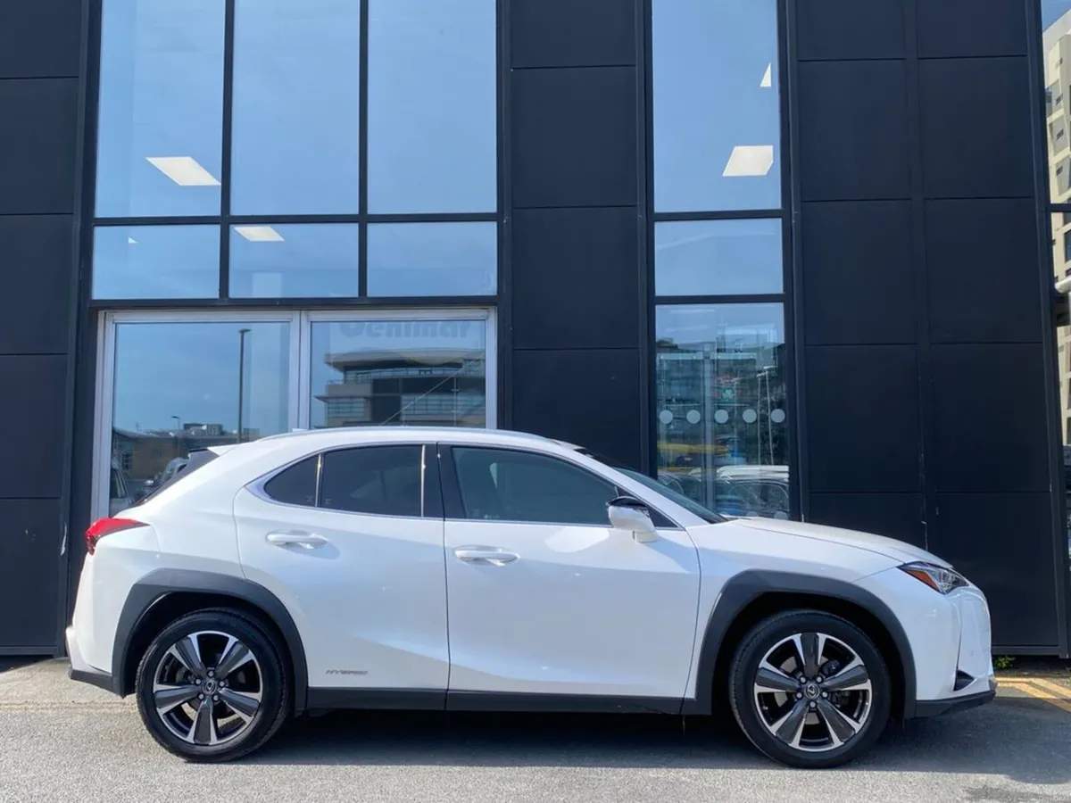 Lexus UX Hybrid Auto - Image 4