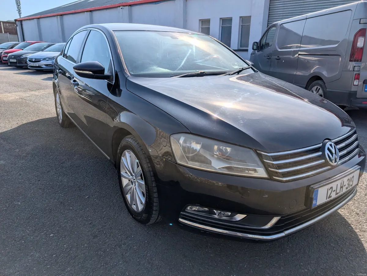 Volkswagen Passat low mileage & service history - Image 3