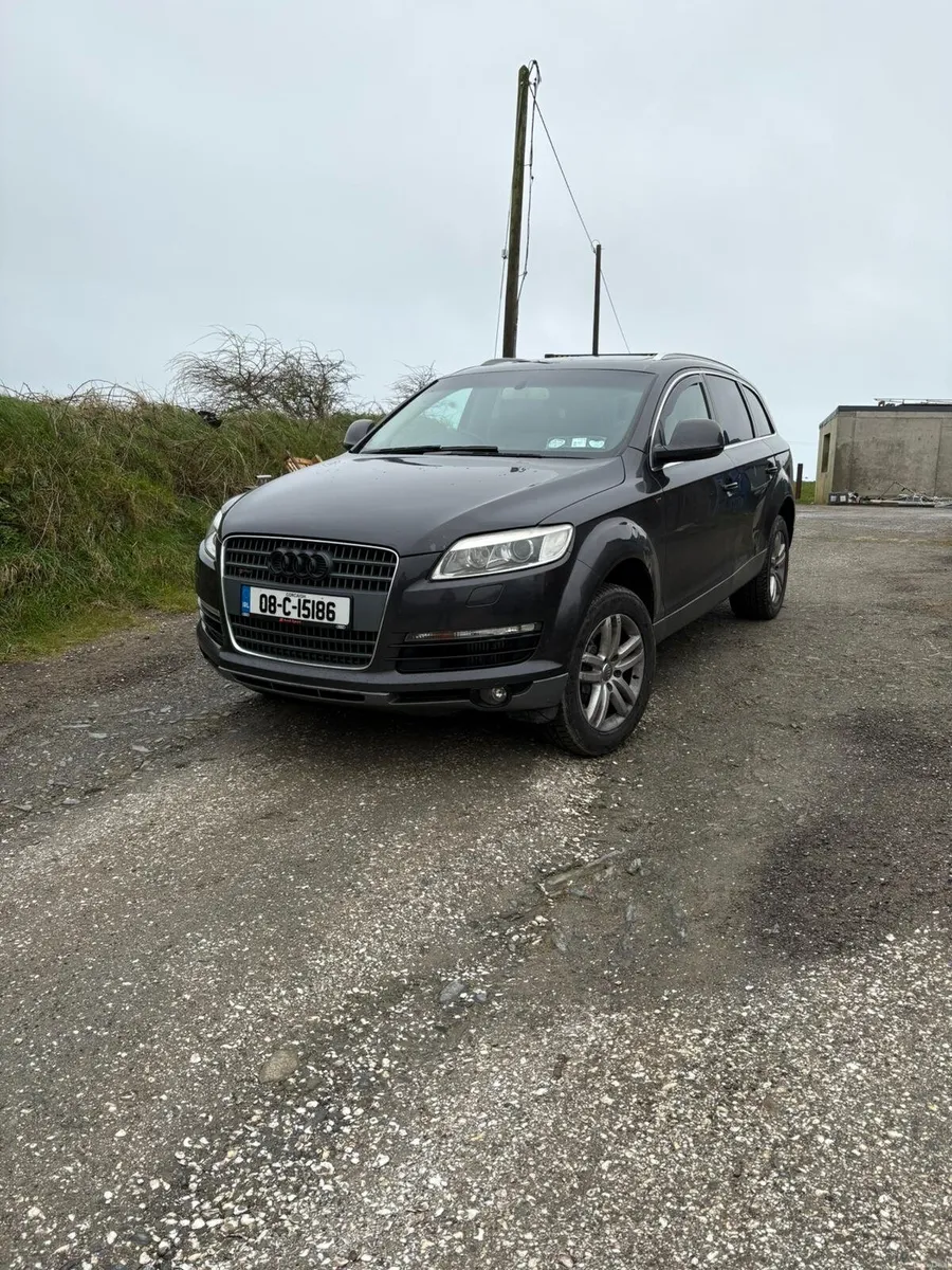 Audi Q7 quattro crew cab 5 seat commercial - Image 1