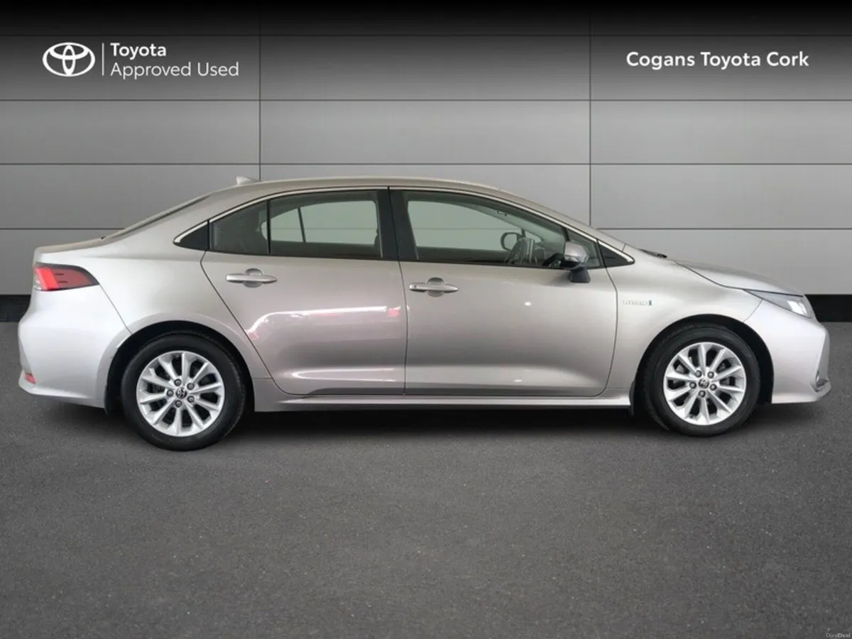 Toyota Corolla COROLLA HYB LUNA SALOON - Image 3