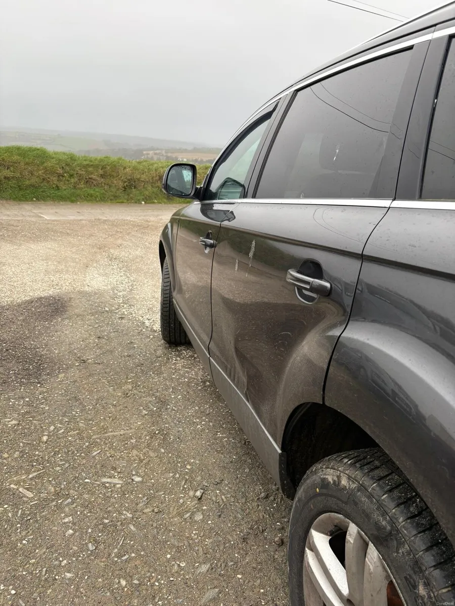 Audi Q7 quattro crew cab 5 seat commercial - Image 2