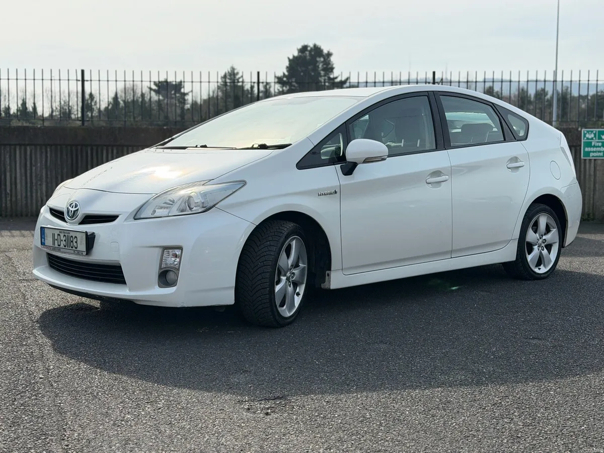 Toyota Prius 2011 Hybrid Tax&Nct - Image 2