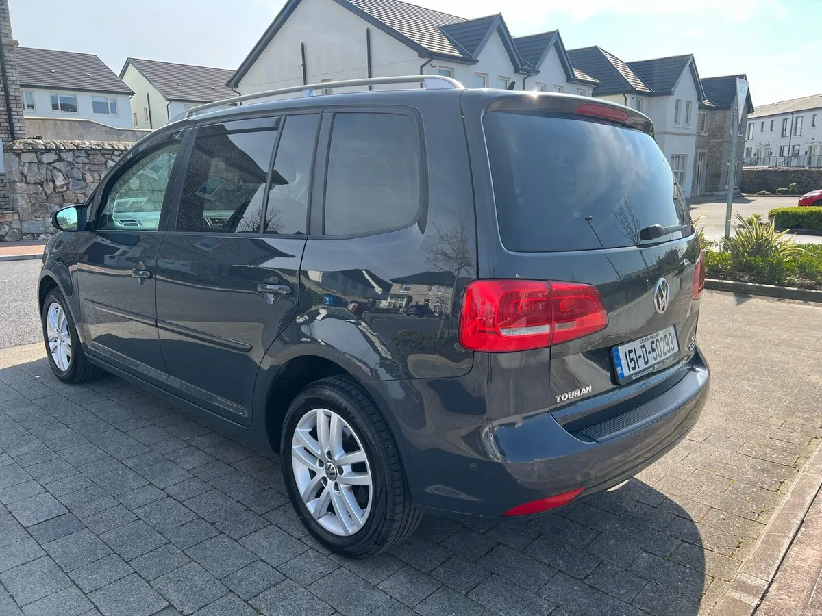 VOLKSWAGEN TOURAN AUTOMATIC - Image 4