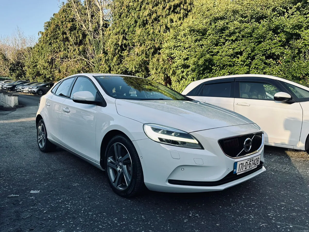 VOLVO V40 2017 2.0DIESEL D4 EDITION - Image 3