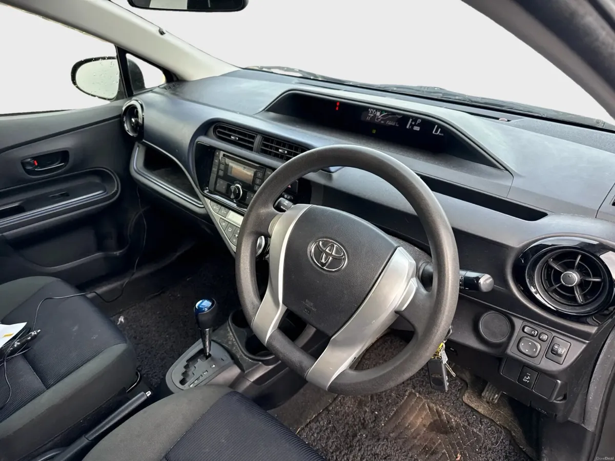 2015 Toyota Aqua / Yaris *Automatic* - Image 4