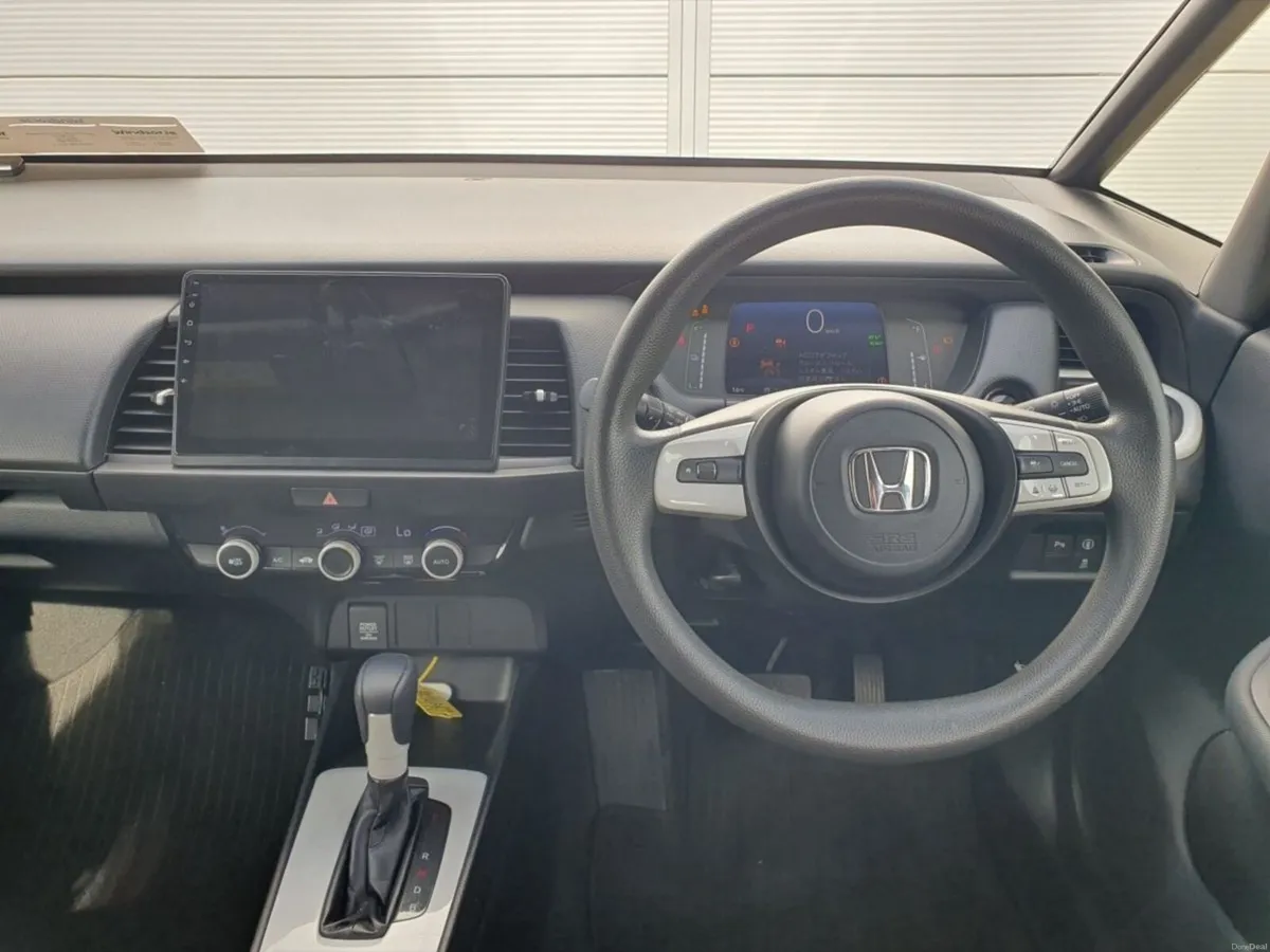 Honda Fit 1.5 E-HEV HYBRID - Image 4