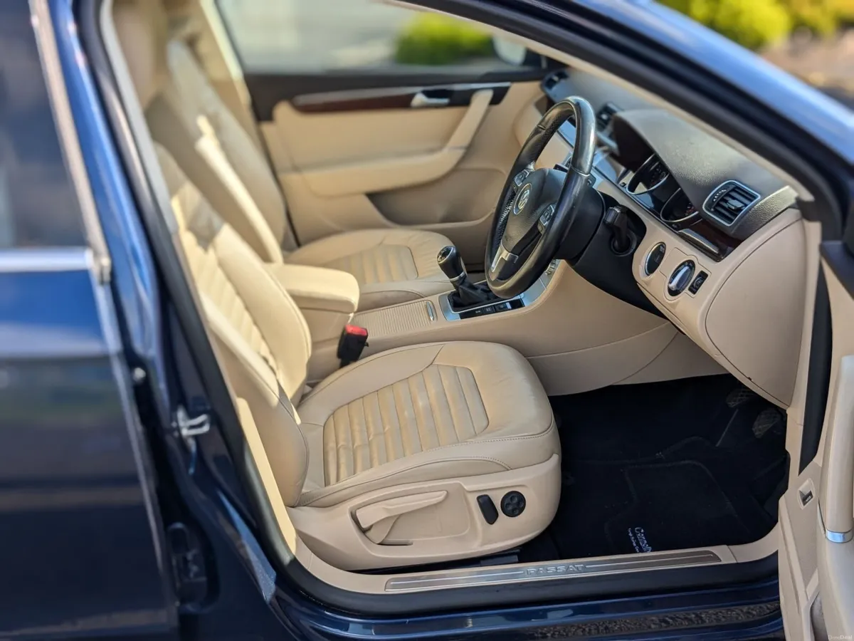 Volkswagen Passat 2014 NCT Cream Leather Interior - Image 4