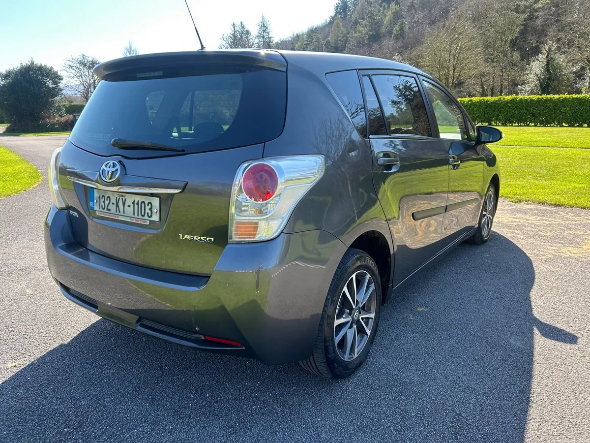 2013 Toyota Corolla Verso 7 seater - Image 2