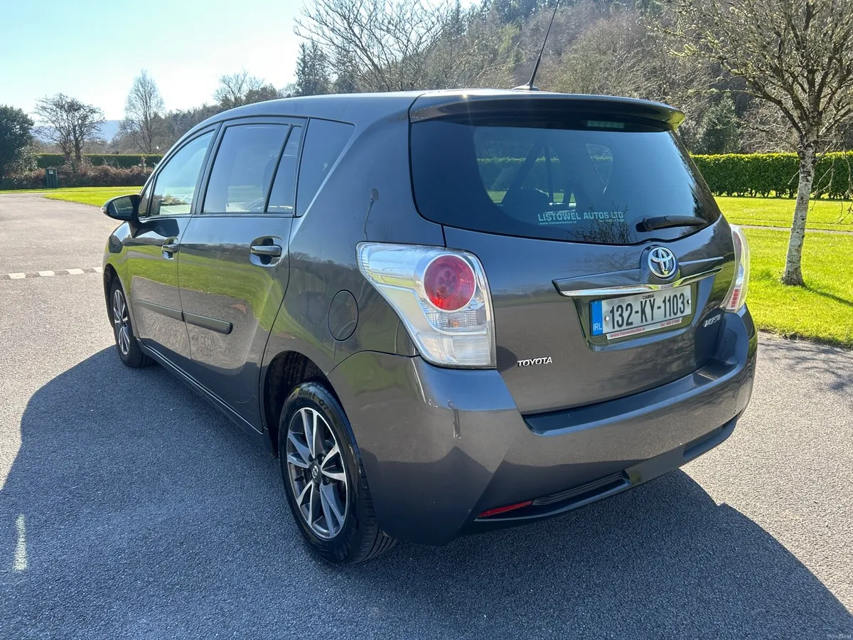 2013 Toyota Corolla Verso 7 seater - Image 3