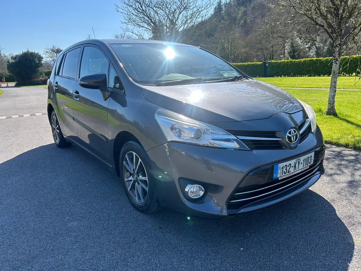 2013 Toyota Corolla Verso 7 seater - Image 4