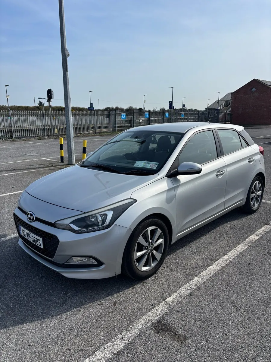 Hyundai i20 deluxe - Image 4