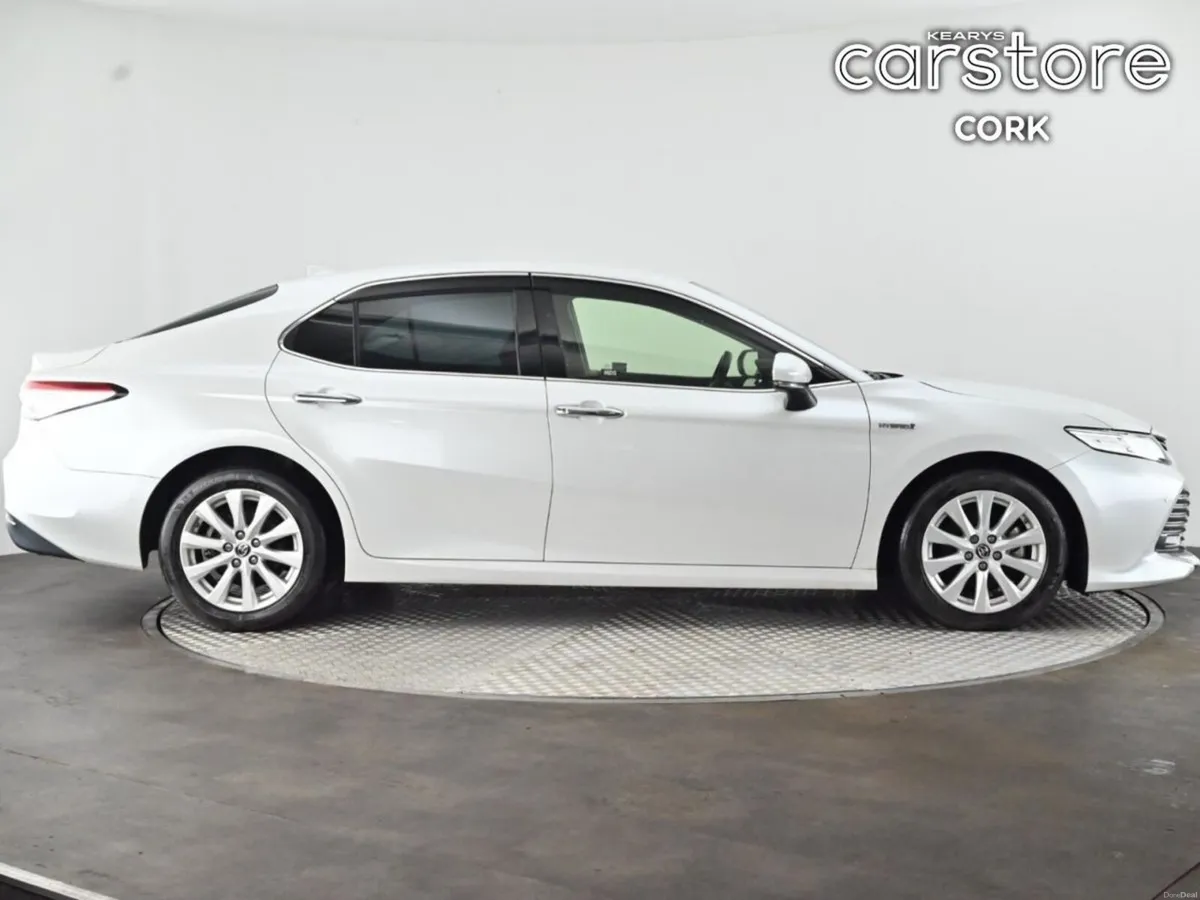 Toyota Camry 2.5 Camry Hybrid - Image 2