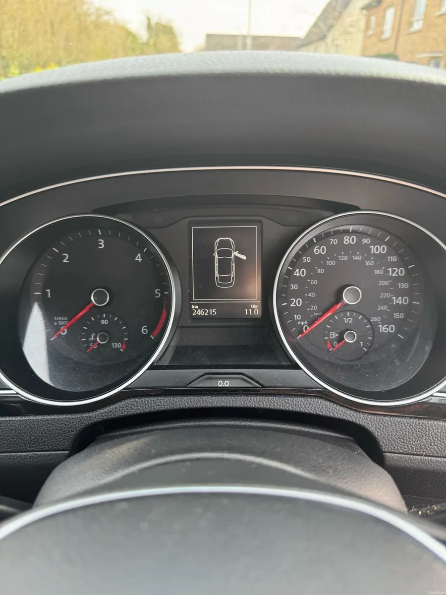 VW 2.0 TDI Bluemotion Passat Business Edition - Image 4
