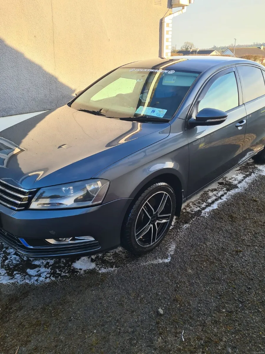 Volkswagen Passat 2011 - Image 3