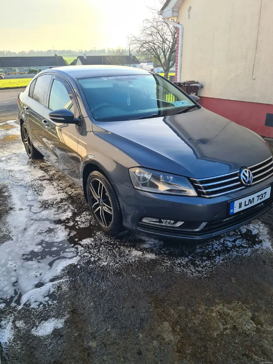 Volkswagen Passat 2011 - Image 1