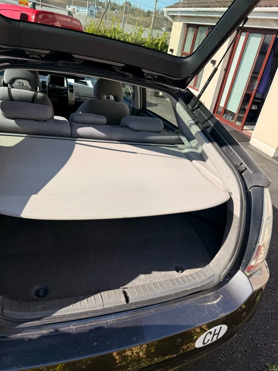 Toyota Prius LHD - Image 4