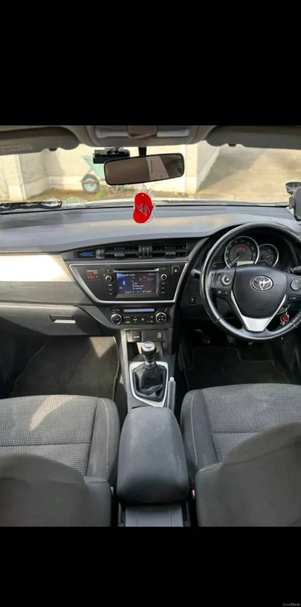 Toyota Auris - Image 2