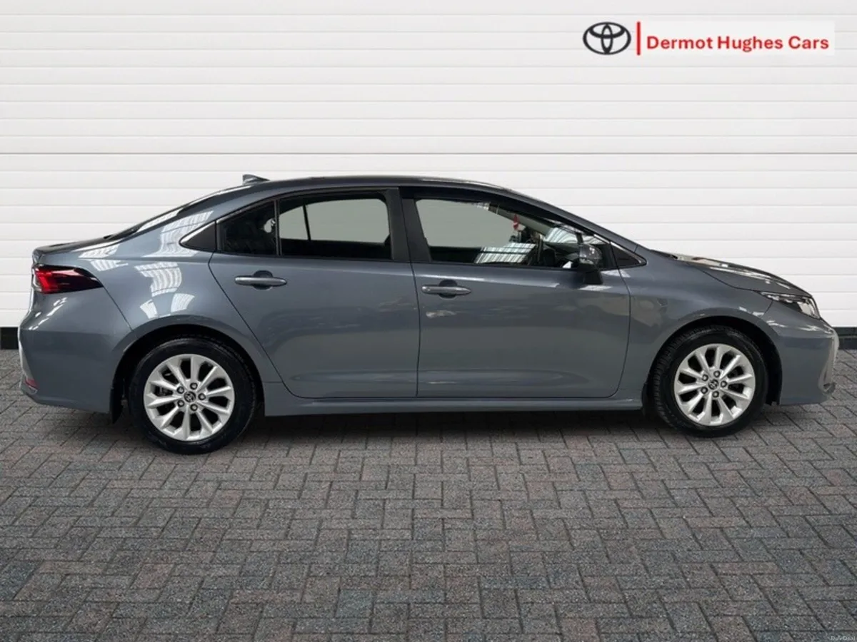 Toyota Corolla LUNA 4DR AUTO HYBRID - Image 3